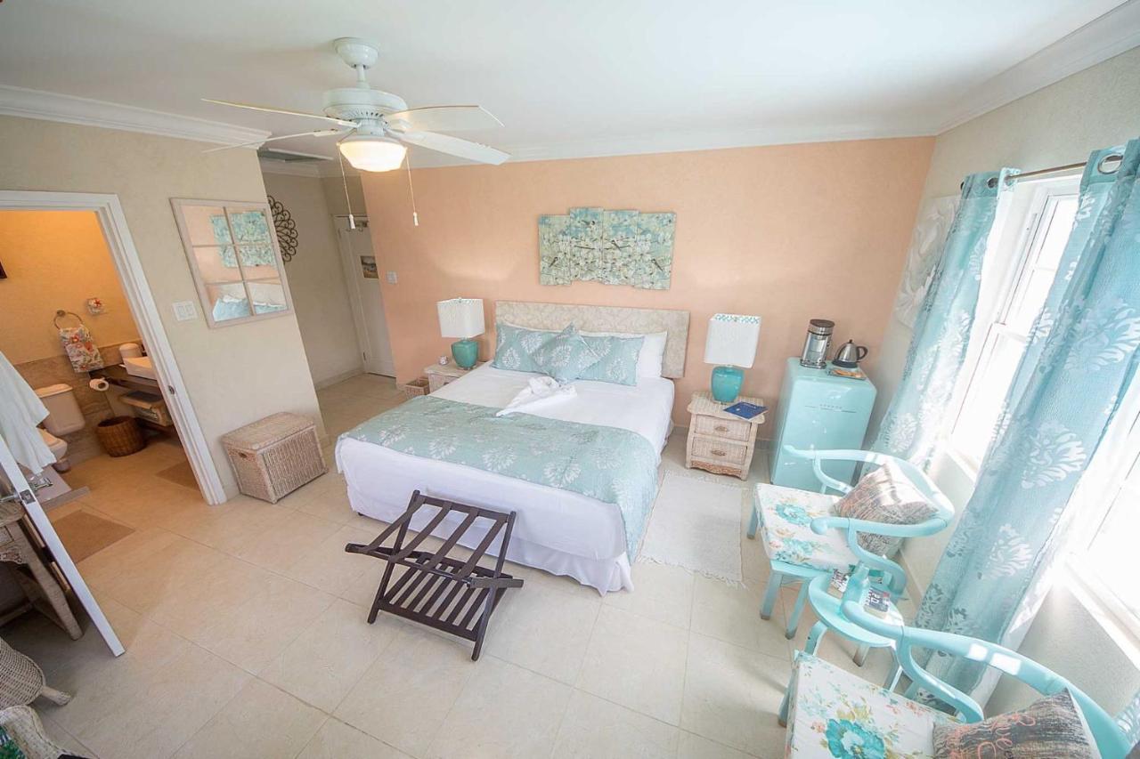 クライストチャーチ Hidden Gem Barbados Bed & Breakfast エクステリア 写真