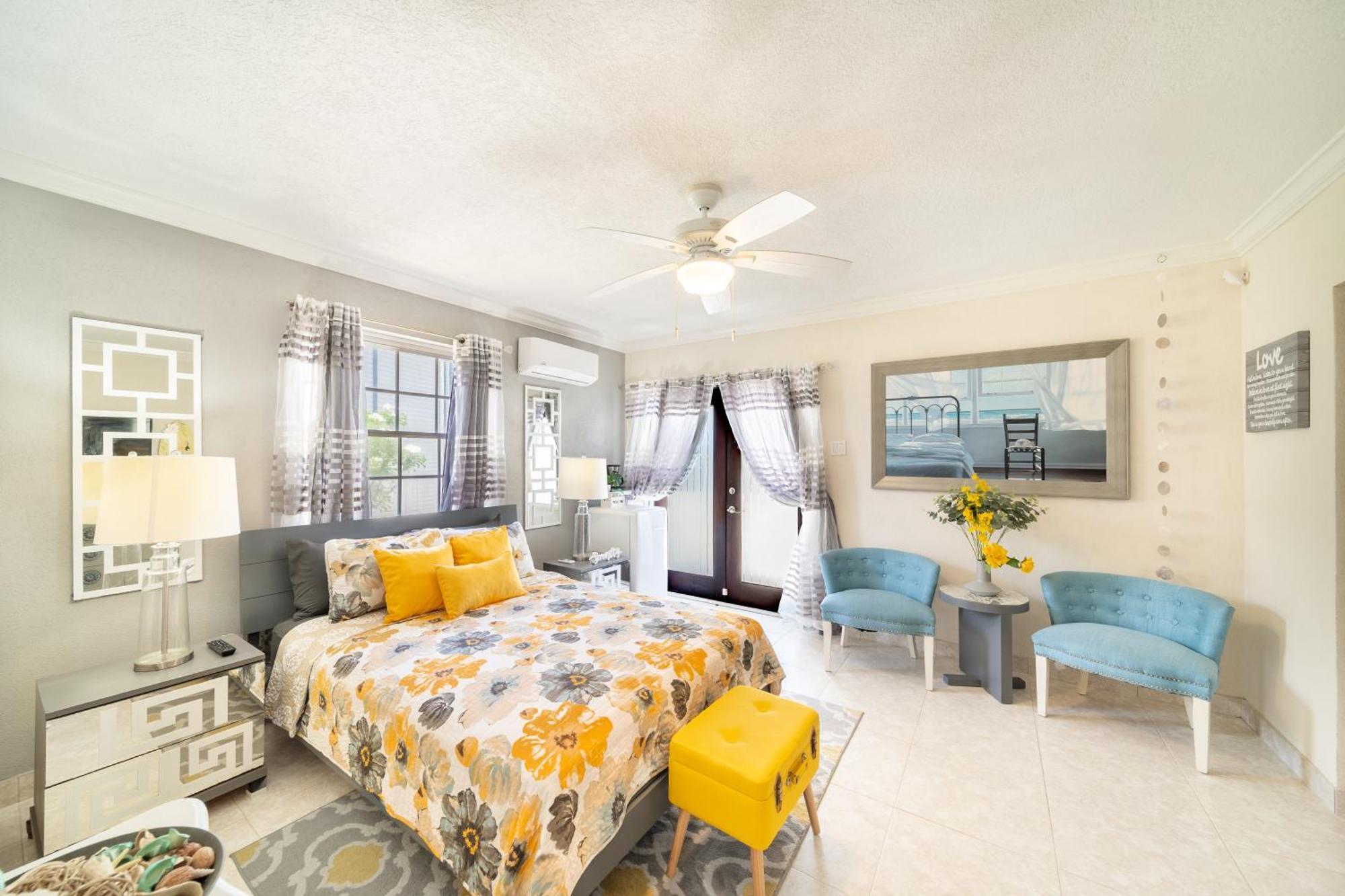 クライストチャーチ Hidden Gem Barbados Bed & Breakfast エクステリア 写真