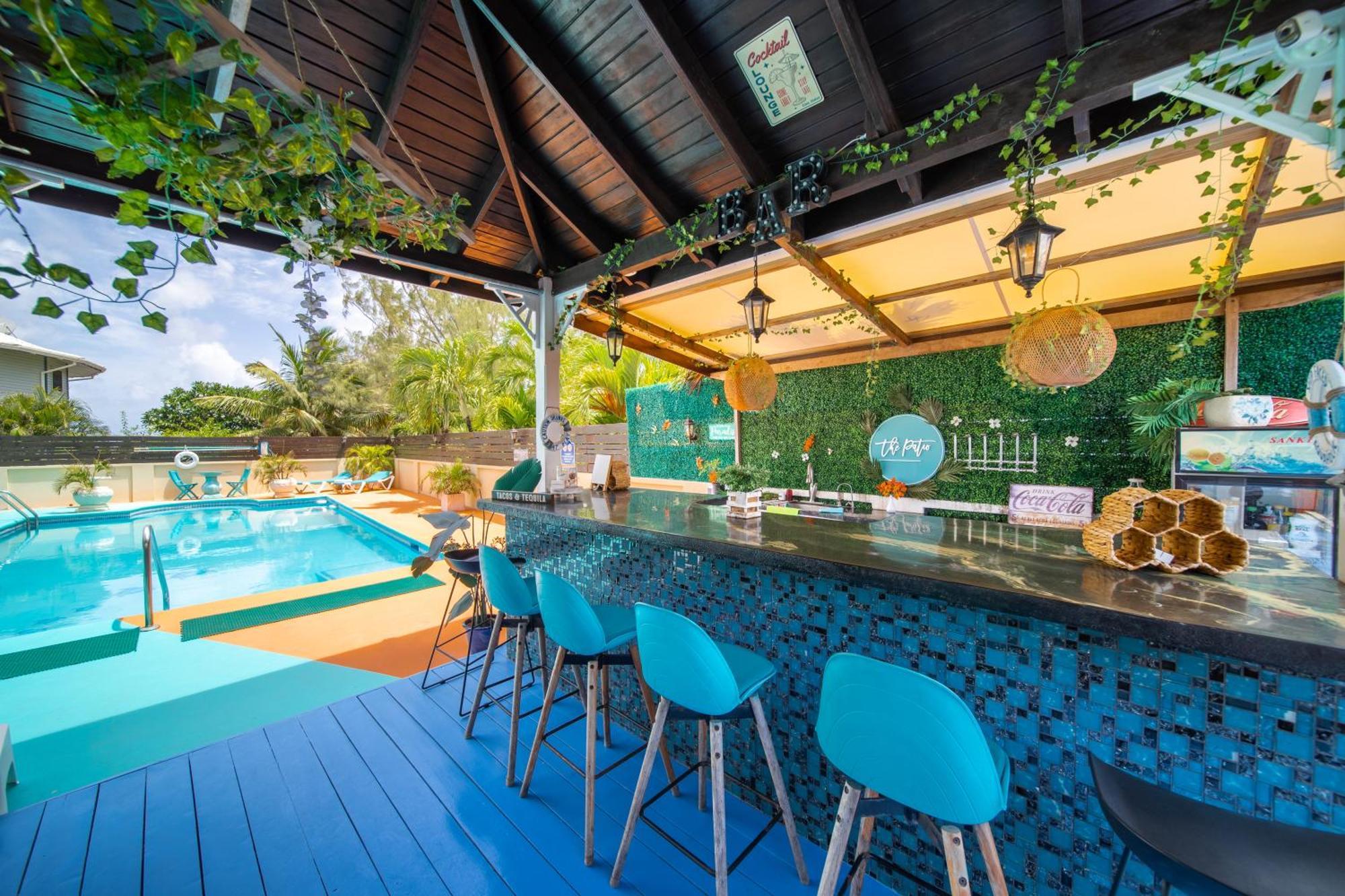 クライストチャーチ Hidden Gem Barbados Bed & Breakfast エクステリア 写真